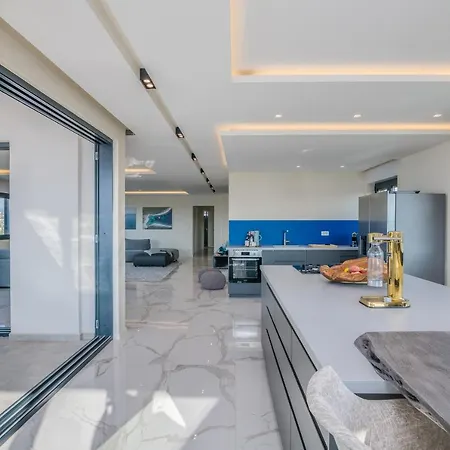 Malipe Penthouse With Sea View *