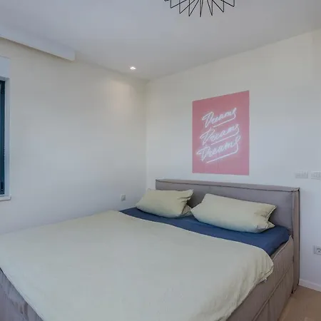 Malipe Penthouse With Sea View * Malinska