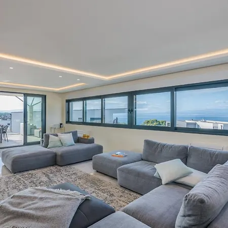 דירה Malipe Penthouse With Sea View מאלינסקה