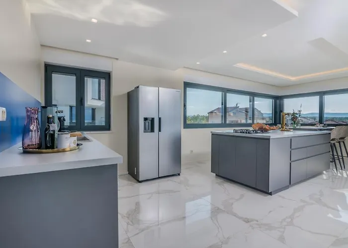 Malipe Penthouse With Sea View * Malinska