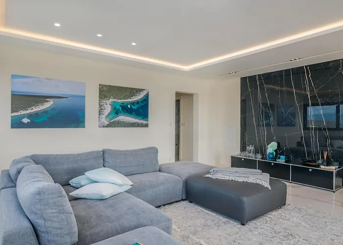 Malipe Penthouse With Sea View Apartment Malinska