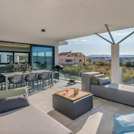 Malipe Penthouse With Sea View * Malinska