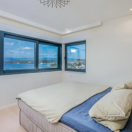 Malipe Penthouse With Sea View Apartman Malinska