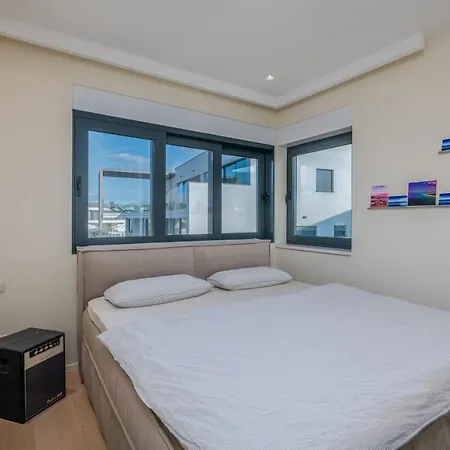 Malipe Penthouse With Sea View *