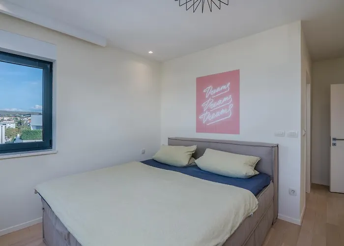 Malipe Penthouse With Sea View * Malinska