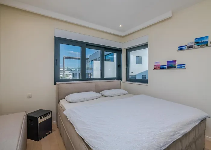 Malipe Penthouse With Sea View *